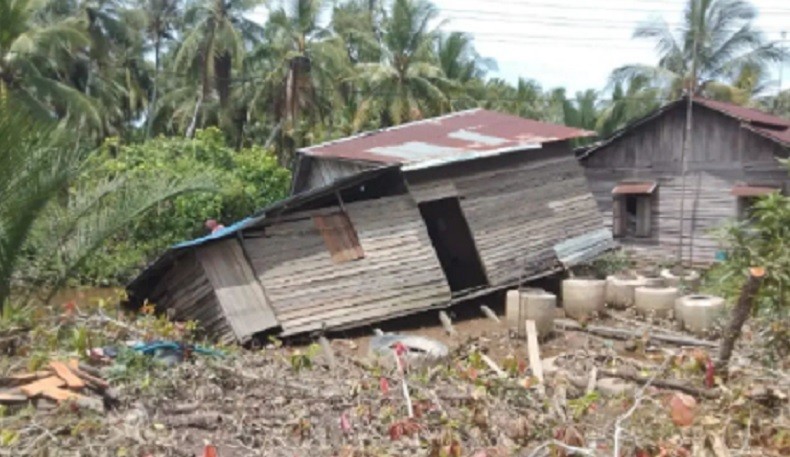 Miris, Rumah Warga Mempawah Nyaris Roboh Diterjang Banjir Rob