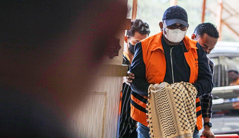 Tampang Mantan Panglima GAM Ditangkap KPK, Tangan Diborgol Ditutup Serban - Bagian 1