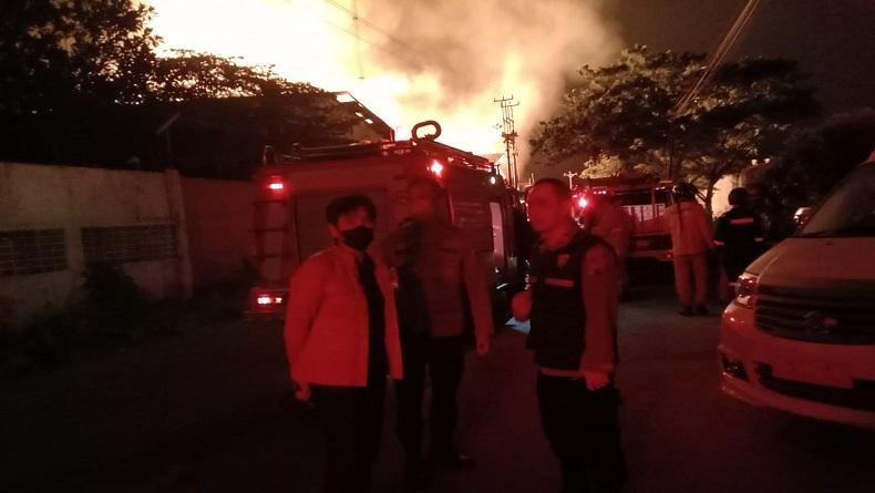 Pabrik Kayu di Sukoharjo Terbakar, Kobaran Api Membubung Tinggi