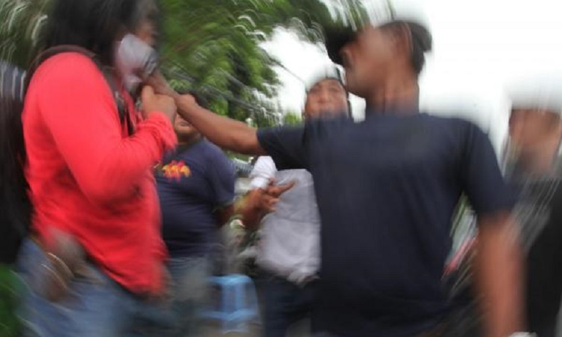 title Kasus Pengeroyokan 5 Jurnalis di Surabaya, 2 Pelaku Ditangkap Polisi Kasus Pengeroyokan 5 Jurnalis di Surabaya, 2 Pelaku Ditangkap Polisi