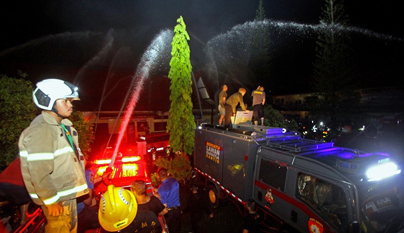 Markas Polda Kalsel Kebakaran, Ratusan Pemadam Dikerahkan - Bagian 1