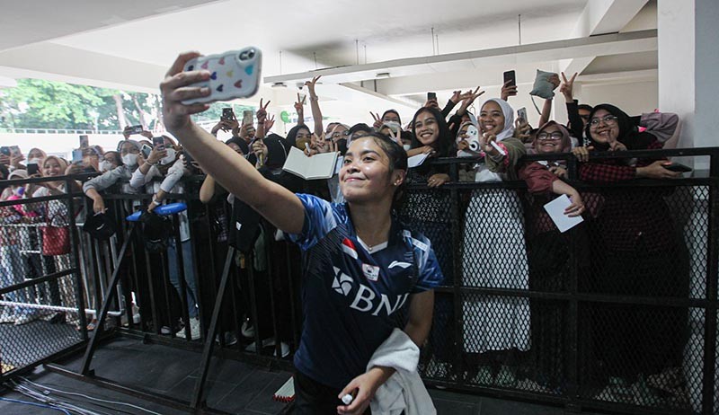 Momen Gregoria Mariska Temui Fans usai Kalahkan Wakil Taiwan - Bagian 1