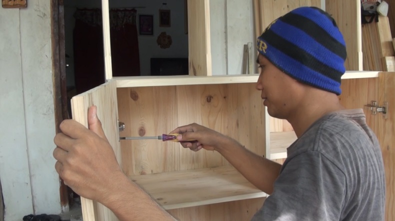 Mantan Buruh Pabrik di Mojokerto Sukses Jadi Jutawan Berkat Kerajinan Palet Bekas