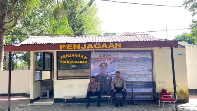 title Bripka SR Masuk Rumah Sakit Setelah Dipukul dan Ditendang Kapolres Manggarai Barat Bripka SR Masuk Rumah Sakit Setelah Dipukul dan Ditendang Kapolres Manggarai Barat