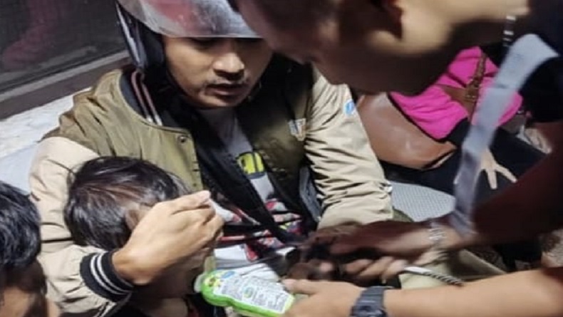 Waduh, Lidah Balita 3 Tahun di Garut Tersangkut Lubang Botol Minuman