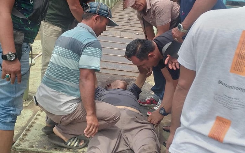 Kakek Coba Bunuh Diri di Jembatan Ampera Berhasil Diselamatkan Polisi 