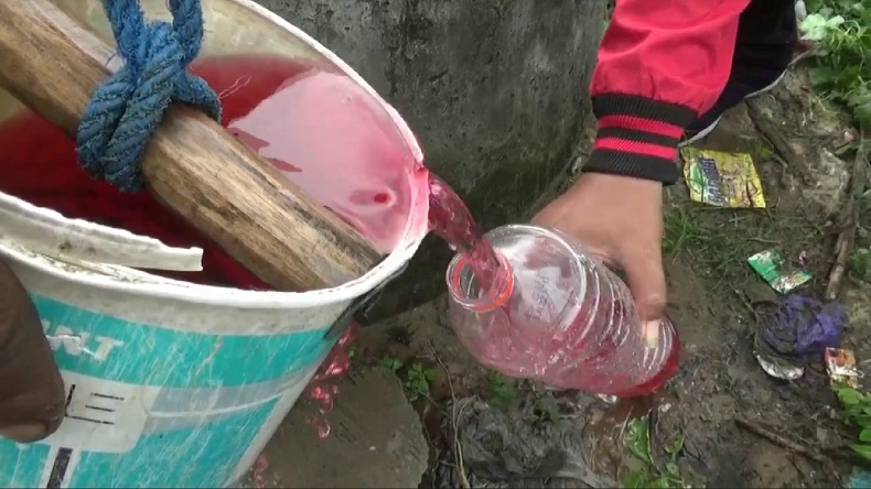 Unik, Air Sumur Milik Warga Tuban Ini Berubah Jadi Merah