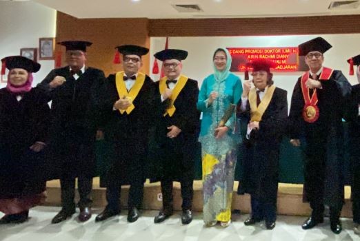 Lulus Cumlaude, Mantan Wali Kota Tangsel Airin Sandang Gelar Doktor Ilmu Hukum Unpad