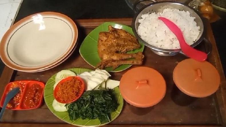 Lezatnya Kuliner Ayam Panggang Mbok Denok, Bikin Lidah Terus Bergoyang