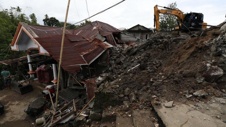 Update Bencana Banjir dan Longsor Manado : 5 Orang Tewas, 1.674 Warga Mengungsi