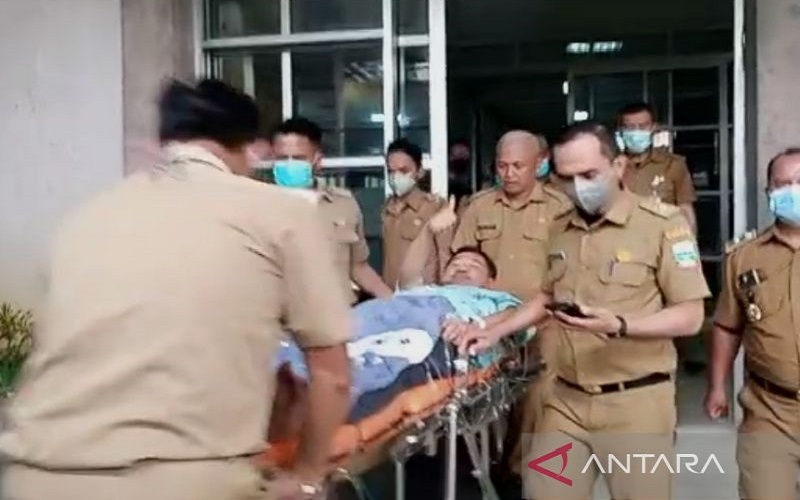 Bupati Garut Rudy Gunawan Dilarikan ke RS, Ngeluh Sakit Dada saat Pimpin Rapat