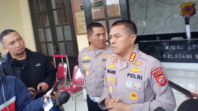 title Polisi: Penumpang Audi Hitam Ngaku Rasakan Benturan di TKP Kecelakaan Mahasiswi Cianjur Polisi: Penumpang Audi Hitam Ngaku Rasakan Benturan di TKP Kecelakaan Mahasiswi Cianjur