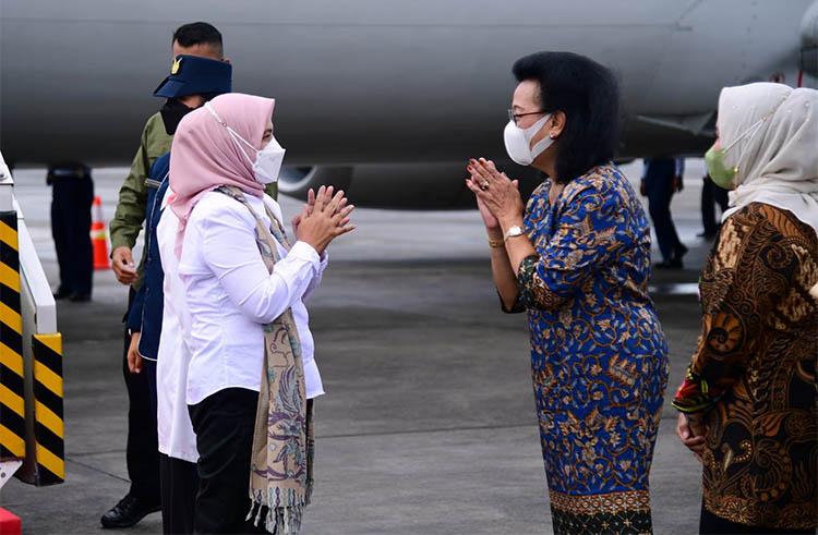Awali Kunjungan Kerja 2023 Iriana Jokowi dan OASE KIM Sambangi Pasar Beringharjo