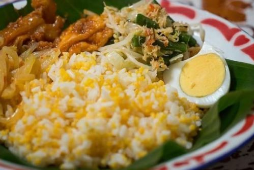 Harga Beras Naik, Pedagang Nasi Jagung di Magetan Kebanjiran Pesanan
