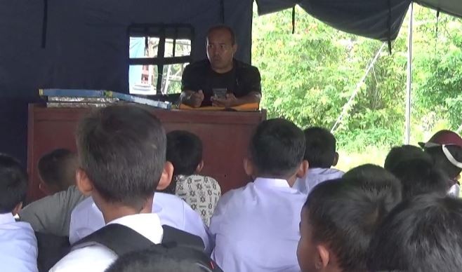 MNC Peduli Salurkan Bantuan Tenda Kelas Darurat di SDN Cimanahayu Cianjur