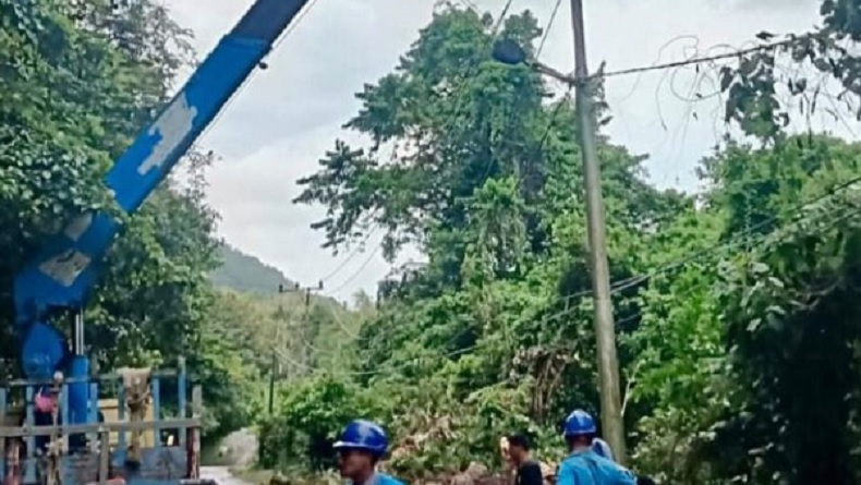 24 Tiang Listrik di Sabang Rusak akibat Longsor, Ada yang Tumbang hingga Miring