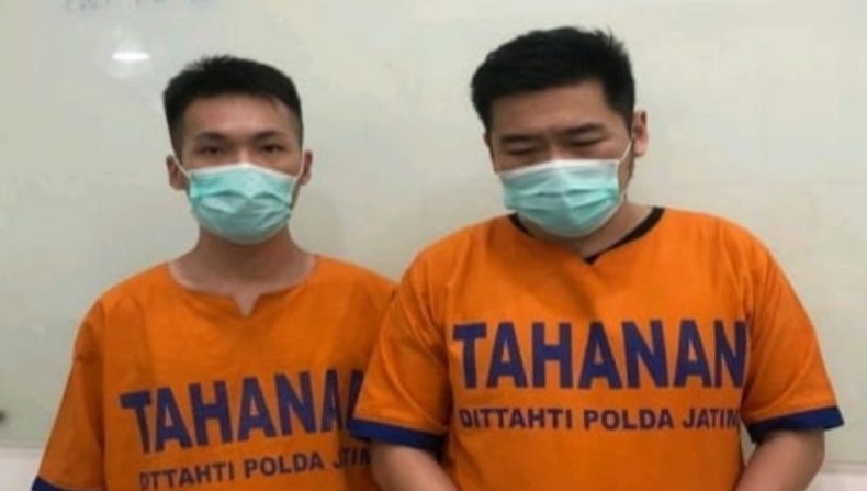 Polda Jatim Tangkap 2 Pria Pemalsu Kosmetik