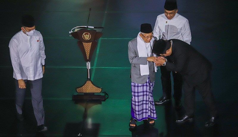 Wapres Ma'ruf Amin Terima Anugerah Satu Dekade Nahdlatul Ulama - Bagian 2