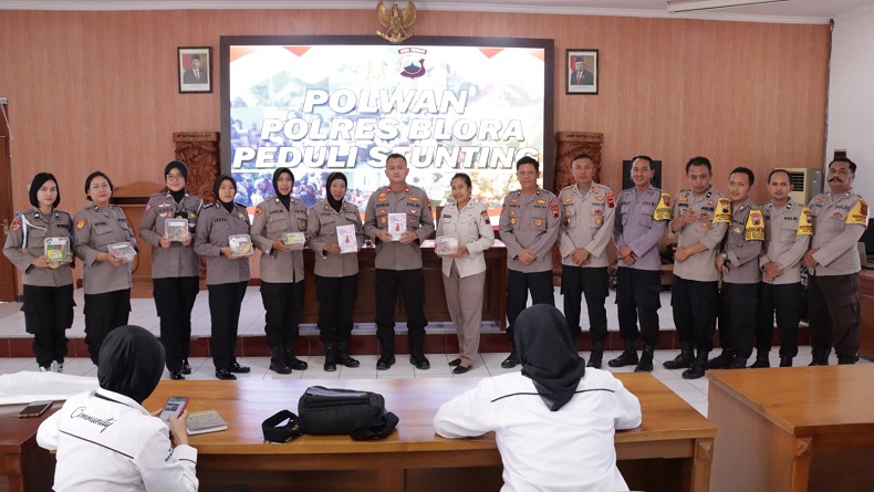 Polwan Polres Blora Diterjunkan untuk Dampingi Ibu Hamil Berisiko Stunting