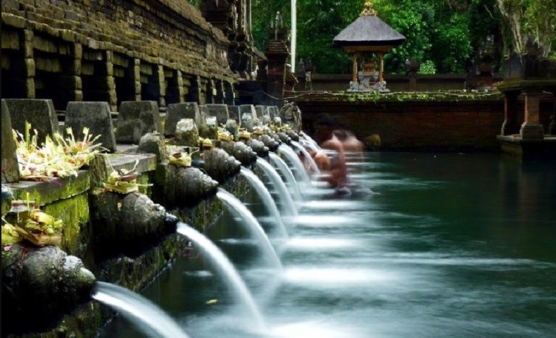 5 Tempat Melukat di Bali, Liburan Sekaligus Self Healing