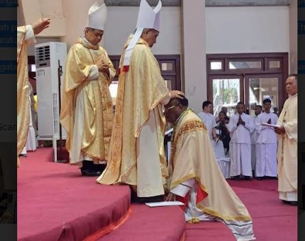 Pertama Kali, Pastor Asli Papua Ditahbiskan Jadi Uskup Jayapura