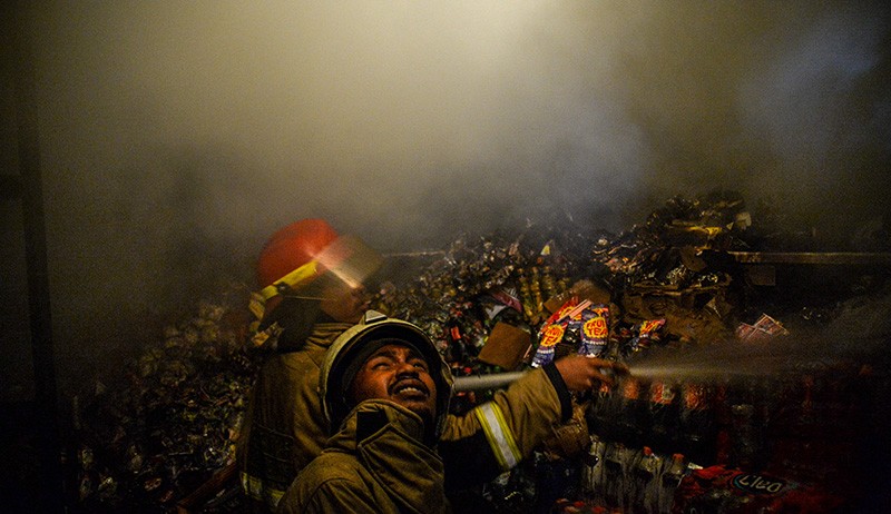 Kebakaran Ruko di Jalan Cijambe Bandung, Kerugian Ratusan Juta Rupiah - Bagian 2