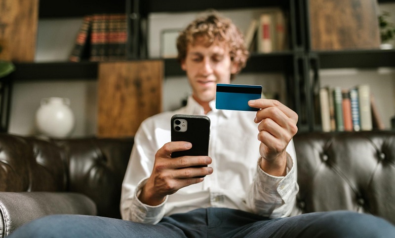 Apa itu Mobile Banking? Yuk, Kenali Cara Kerja dan Layanannya!