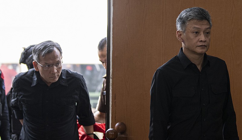 Hendra Kuniawan dan Agus Nurpatria Kompak Berbaju Hitam Bacakan Pleidoi - Bagian 1