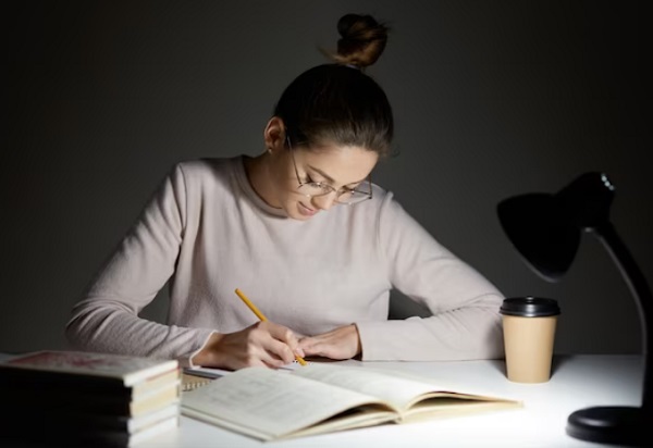 100+ Contoh Kalimat Pasif: Definisi, Jenis, dan Penggunaannya