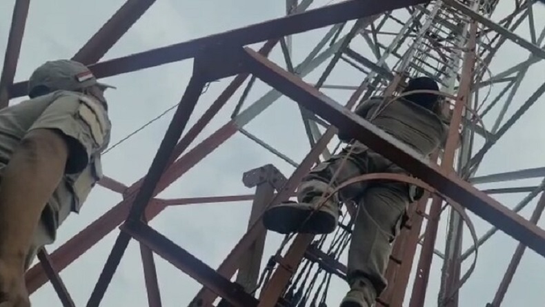 Menara Telekomunikasi di Cimahi Ancam Keselamatan Penerbangan Pesawat