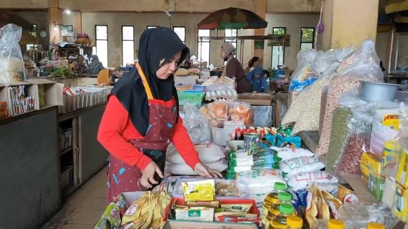 Harga Beras di Pasar Boyolali Naik, Minyak Goreng Bersubsidi Hilang di Pasaran 
