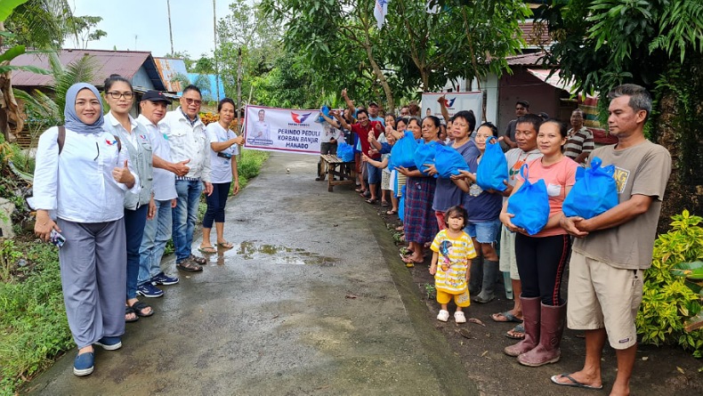 Partai Perindo Berikan Bantuan Sembako bagi Korban Banjir di Wori Minahasa Utara 