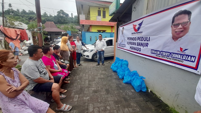 Bantuan Sembako Datang Korban Banjir Di Kelurahan Bailang Manado