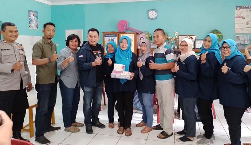 Partai Perindo Berikan Alkes kepada Posbindu di Petukangan Jakarta - Bagian 2