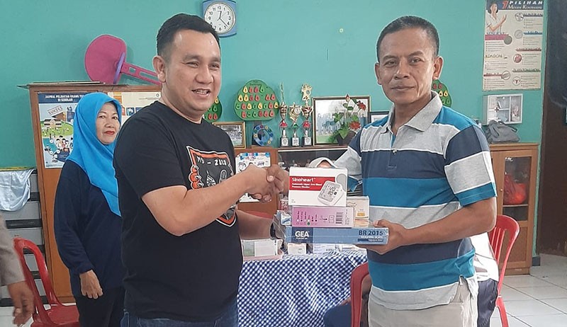 Partai Perindo Berikan Alkes kepada Posbindu di Petukangan Jakarta - Bagian 1
