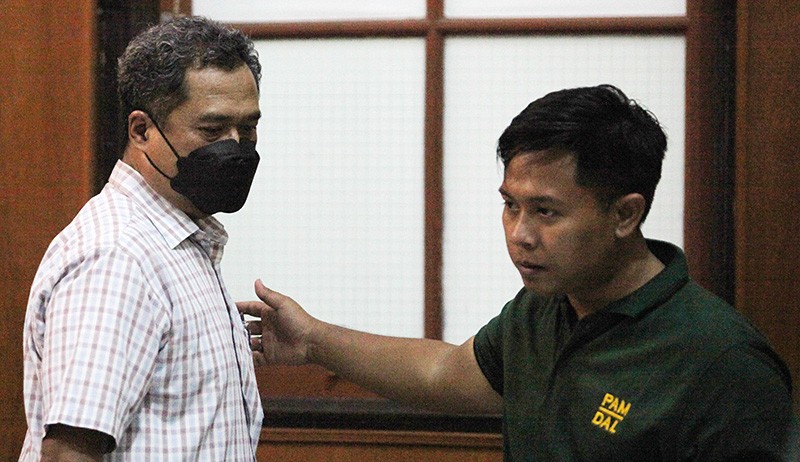 Sidang Tragedi Kanjuruhan, Ketua Panpel Dituntut 6 Tahun 8 Bulan Penjara - Bagian 1