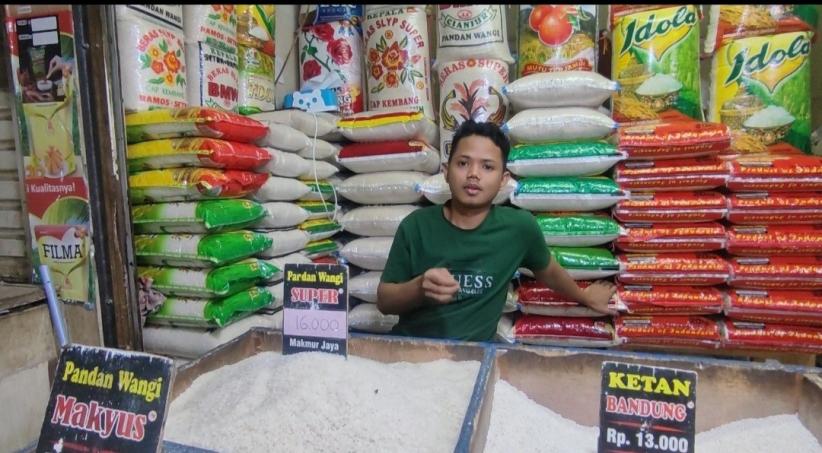 Harga Beras Di Pasar Pondok Gede Melonjak Jadi Rp15.000 Per Kg