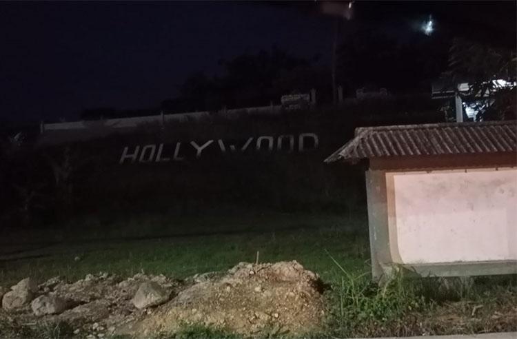 title  Sejarah Hollywood di Kulonprogo, Kompleks Makam Blendung yang Jadi Pusat Kegiatan Masyarakat  Sejarah Hollywood di Kulonprogo, Kompleks Makam Blendung yang Jadi Pusat Kegiatan Masyarakat