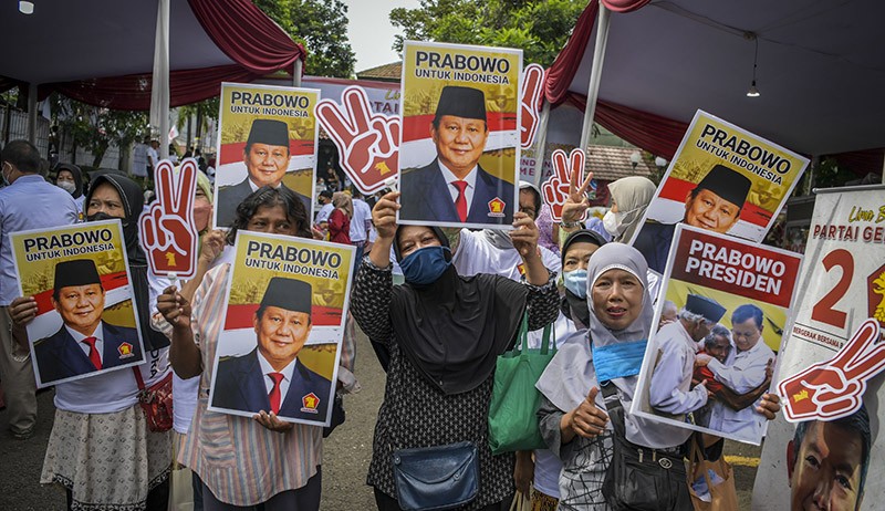Momen Prabowo Menyapa Warga saat HUT ke-15 Partai Gerindra - Bagian 3
