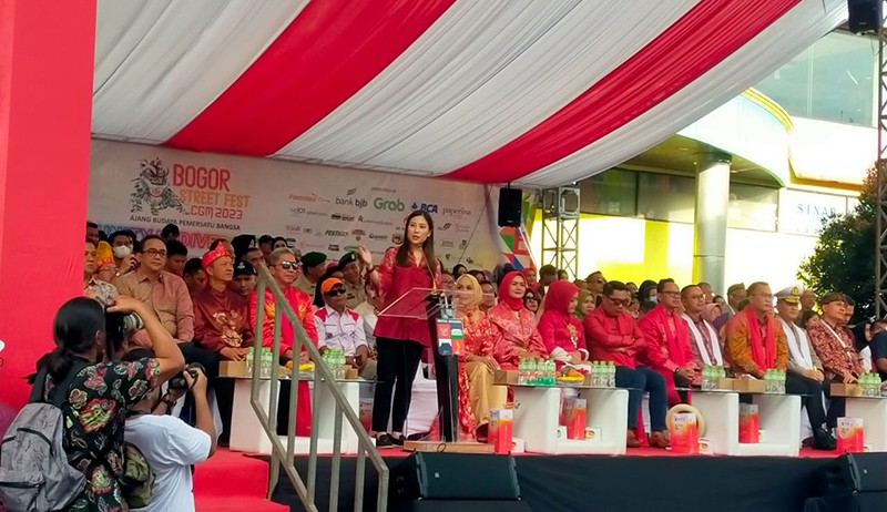 Wamenparekraf Angela Tanoesoedibjo Hadiri Perayaan Cap Go Meh di Bogor - Bagian 3