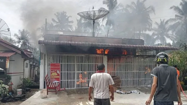 Kebakaran, Bangunan Toko di Aceh Selatan Ludes Terbakar