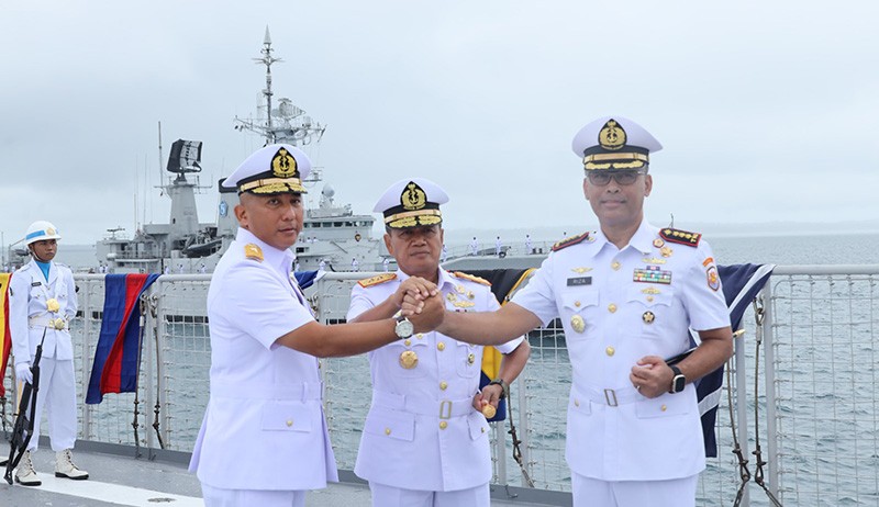 Unik, Pelantikan Danguspurla Koarmada III Dikawal Kapal Frigate TNI AL - Bagian 2