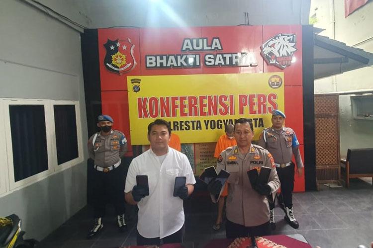 Terjerat Utang Pinjol, Kakak Adik di Jogja Curi 13 Handphone Milik Siswa SMP