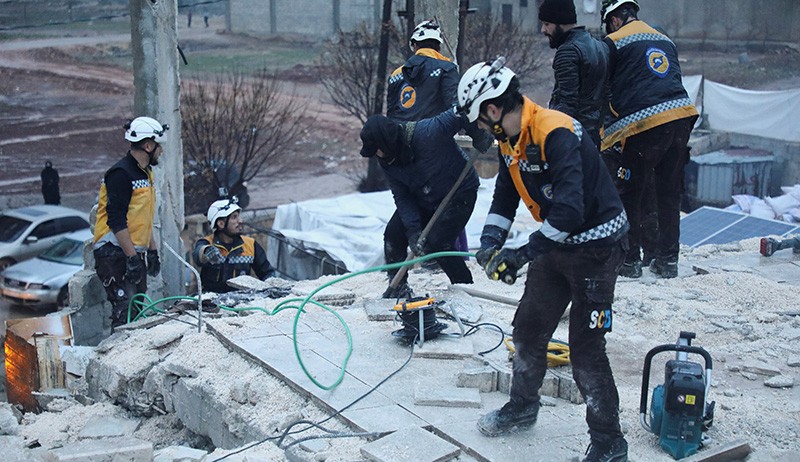 Foto-Foto Gempa Dahsyat M 7,9 Guncang Turki, Bangunan Hancur hingga Suriah   - Bagian 5