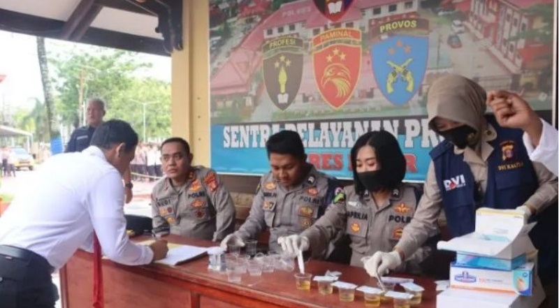 Puluhan Anggota Polres Paser Dites Urine, Ini Hasilnya