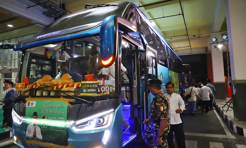 title 1 Abad NU, Terminal Purabaya Bungurasih Ramai Penumpang dari Luar Daerah 1 Abad NU, Terminal Purabaya Bungurasih Ramai Penumpang dari Luar Daerah