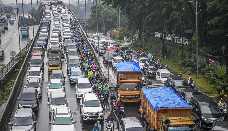 Potret Kemacetan Jakarta usai Diguyur Hujan Sore Ini - Bagian 2