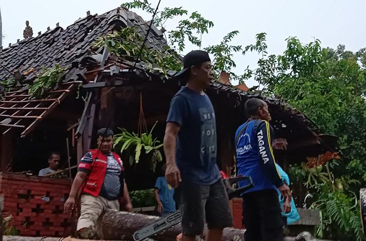 Angin Puting Beliung Landa Kulonprogo, 7 Rumah Warga Rusak
