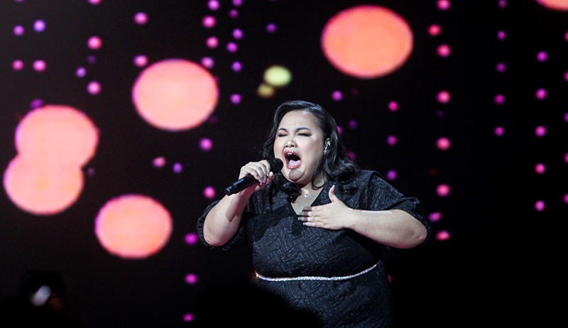 Penampilan Memukau Rosalina saat Spektakuler Show Indonesian Idol - Bagian 3