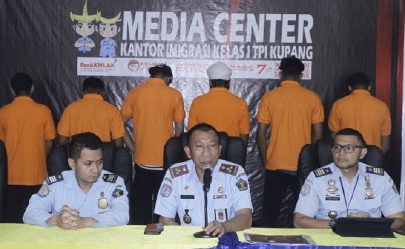 Terdampar di Rote Ndao NTT, 6 WNA India Dipulangkan ke Negaranya